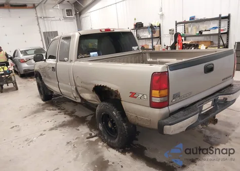 2002 Chevrolet Silverado 1500 Lt z USA, uszkodzony, nr VIN 2GCEK19TX21309775